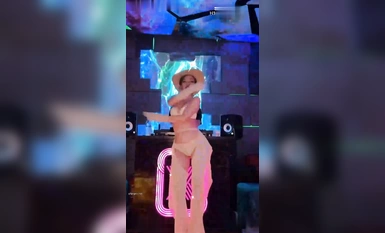 越南酒吧夜店大尺度長集！看了就想去越南的沖動，情色情慾值爆表，難道越南的漂亮妹子大多去夜店上班嗎 戴上耳機享受