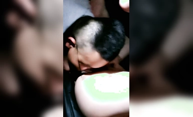 คำเตือนพลังงานสูงล่วงหน้า! ชายตรงที่ไร้เดียงสาที่สุดที่มีตาโตต้องรักท็อป TS [เซียวอัน] โชว์หน้าในรถส่วนตัวตกตะลึงในสนามวิ่งเปลือยกายดื่มปัสสาวะและกินน้ำอสุจิ (4)