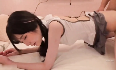 清純美眉吃雞啪啪【FC2-PPV-3861410】被大肉棒無套輸出內射 這是破處還是操出血了 妹子就是太瘦了一點