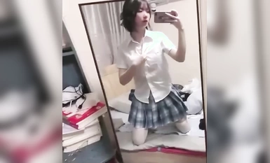 Yang terbaru pada bulan Oktober [kebocoran Hari Kebangsaan] Beauty Bai Wei X telah dilatih oleh teman lelakinya untuk menjadi jalang! Gadis yang tidak bersalah itu telah dilatih untuk menjadi sangat patuh dan jinak seperti Mianyang kecil yang menjerit sel