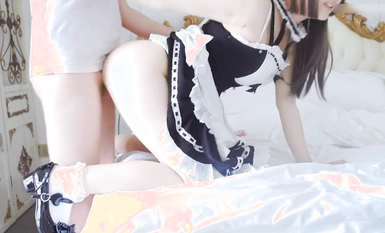 清純白虎美少女 天花板級白虎女神〖米胡桃〗可愛女僕妹妹，被主人干到高潮內射中出！LO裙、小白襪可愛美少女