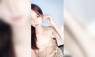 高顏值粉嫩主播@霖嫵媚 尺度福利秀 (3)