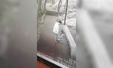 Douyin ได้รับความนิยมอย่างมากในช่วงสองวันที่ผ่านมา คู่รักหนุ่มสาว Wang Shigu ในเมืองฉางซู ซูโจว กำลังมีการต่อสู้ภาคสนามและได้รับการตรวจสอบโดยศูนย์ดับเพลิง กระบวนการทั้งหมดเป็นการถ่ายทอดสดและหน่วยดับเพลิงทั้งหมดกำลังเฝ้าดูอยู่ น่าตื่นเต้น! 5 นาทีด้งเวอร์ชั