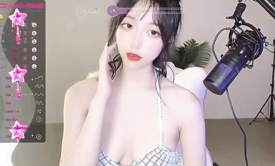 清純神顏極品主播@mmii-mmii(Qiu_Kiyomi)裸舞尺度福利秀 (1)