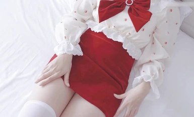 Dewi harimau putih paras siling [Mi Hutao] Teman wanita saya yang manis dan masin sangat seksi di atas katil.