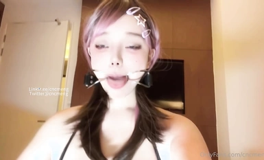 超人気の美少女【欲望の夢】私の唾液を味わい、痴女のおもちゃが開き、ジュースが口からまっすぐに流れ、体は3時に開き、新鮮で柔らかい白虎の穴を露出させ、濡れて待っていますペニスがすぐに貫かれ、オーガズムが爆発する