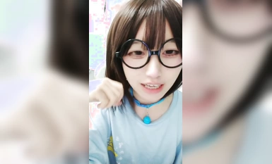 ความงามของโรงเรียนที่ดูสูงสองมิติคือหญิงสาวที่มีดวงตา (6)