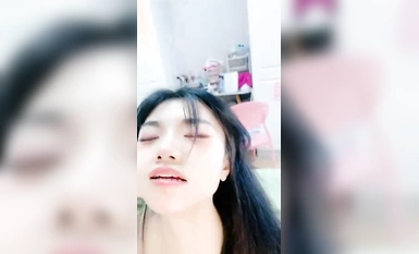 Bago at cute na babae 19 taong gulang Niyangyangya (1)