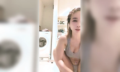 健身小騷貨約操牛郎【健身桃桃】衛生間扶腰爆操！騎乘位美臀深插，從下往上視角，騷穴一頓猛懟