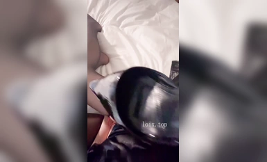 รองเท้าส้นสูงสีดำมะกอกผ้าไหม