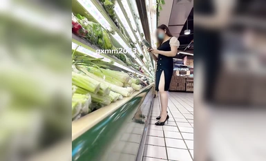 Con khốn tương phản mông béo Ting [Gxmm] mới nhất bị rò rỉ nhiều cảnh phơi bày ngoài trời, chuyện hoang đường, ngoại tình, lời nói tục tĩu và bánh kem (1)