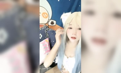 清純蘿莉coser@電氣喵(吃一口小布丁)尺度福利秀 第五彈 (1)