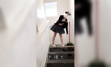 露臉才是王道！人不可貌相清純白皙無毛美鮑愛露出少女【伊理文】訂閱，大街超市商場景區各種人前露出 合集（3）