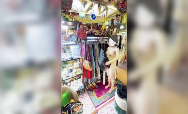 顔出しが一番！純白無毛アワビ愛露出少女[イリウェン]定期購読、露店スーパーマーケットショッピングモール風光明媚なエリア露出コンパイル（1）の前にすべての種類の人々