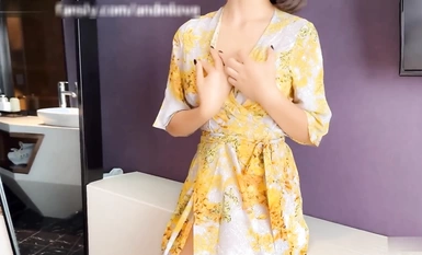 漂亮大奶少婦【andmlove】啊啊 不行了 再深一點 要尿尿了 身披黃金戰袍被大肉棒無套輸出 操的神魂顛倒 射了一屁屁