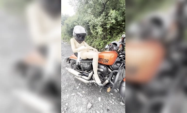 Extremely long legs slim body cunt nail harassment wife [Golden Secretary] welfare 3, park supermarket various people in front of the exposure of pee popping masturbation, quite enjoyable Collection (3)