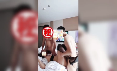 價值千元頂級山東綠帽癖NTR淫亂夫婦【小氣質】私拍，誠邀各界實力單男3P露出相當火爆完整合集 （11）