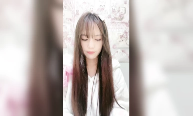 【樂樂妹妹】顏值清純的大眼妹子精彩大秀直播，這奶子發育的可以左右比心，干凈性感的逼逼掰開給你看自慰呻吟