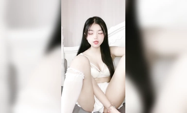 Người đẹp tài năng [Xiao Yangyang] lộ mặt trong một live show tuyệt vời, với đôi tất trắng và đủ thứ gợi cảm để trêu chọc những người bạn sói của mình, cận cảnh âm hộ màu hồng của cô ấy, xoa ngực, chơi với âm hộ của cô ấy, tắm và nhảy múa sôi động
