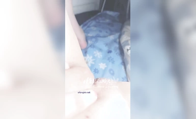 ピンク色の大きな顔をした若く才能あるツイーターで、太った尻尾を持つ珍しい白虎饅頭。