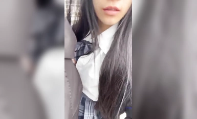 04年身材苗條小姐姐【胡椒仔】露臉高價定製，各種COSER粗大道具自慰，新娘子妝扮臉逼同框坐插 合集（3）