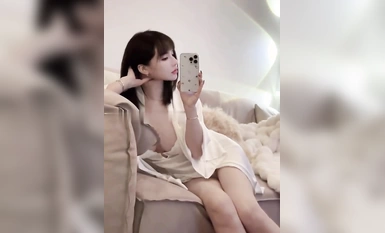 43萬粉人間極品女神 阿色 微密圈重金視圖