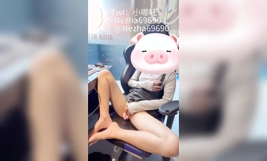 極品推特美女大學生【小哪吒】高級VIP群福利，校內野外大尺度露出 合集（3）