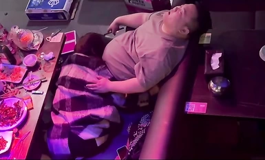 太っちょは金持ちに違いない。でなきゃ、自分の牛をこんなに可愛がってくれる女の子に出会えないだろうから