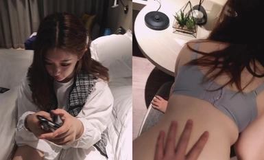 เราคบกับเพื่อนร่วมงานสาวสวยในโรงแรมและเย็ดหีของเธอในตำแหน่งต่างๆ ทำให้เห็นใบหน้าของเธอได้อย่างสมบูรณ์แบบ