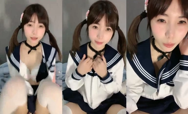 Super cute na inosenteng babae nagreklamo tungkol sa toothpaste (1)