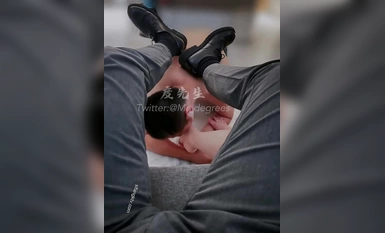 頂級人氣網紅調教大神【渡先生】11月最新私拍流出，花式暴力SM調教女奴，群P插針喝尿露出各種花樣 合集（2）