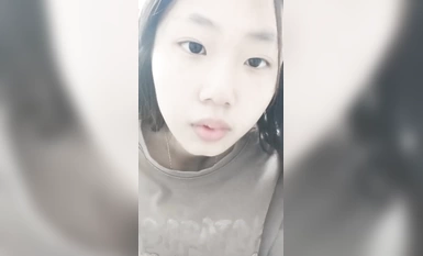 Khoa âm nhạc, cô gái thuần khiết đeo kính và váy (6)