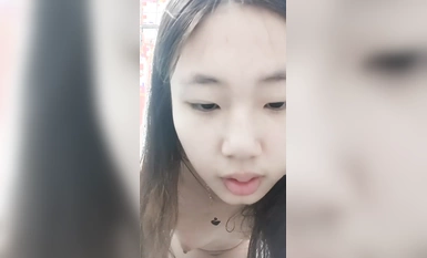 Khoa âm nhạc, cô gái thuần khiết đeo kính và váy (6)