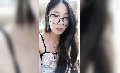 音樂系清純眼鏡妹 洋裙的女孩 (1)