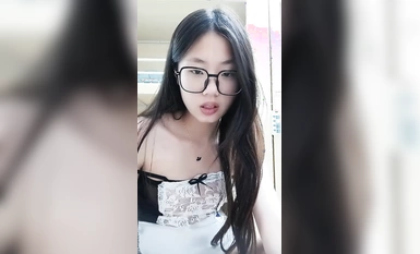 音樂系清純眼鏡妹 洋裙的女孩 (1)