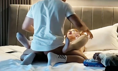 極品推薦，有錢又生猛健身猛男Dom打樁機【一條肌肉狗】私拍，約炮偸情多位露臉小姐姐，高頻輸出尖叫不止全部給肏服了 (3)