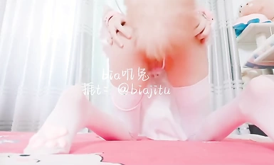 Kek pulut manis lembut ikatan sutera putih