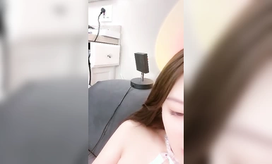 全網第一嫩穴女神回歸【王動物_馬裡布】溫州網紅女神~頂級身材~絕美粉逼~道具抽插  (6)