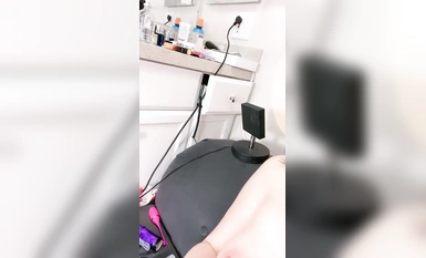 全網第一嫩穴女神回歸【王動物_馬裡布】溫州網紅女神~頂級身材~絕美粉逼~道具抽插  (12)