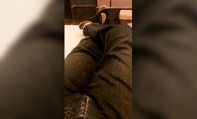 11-21最新足浴保健【凱迪拉克】大神又發現極品妹子了，非常漂亮又年輕 也放得開，抓龍筋服務 脫掉胸罩隨便揉嫩胸 純欲值滿分