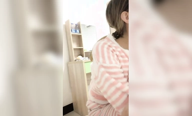 เด็กนักเรียนหญิงวัย 18 ปี [Xiao Guai 7] เมาหลังจากดื่มเบียร์ไปเพียงไม่กี่ขวดและถูกเย็ด เธออ้าปากค้างและตะโกนว่า "แม่ง ไอ้เหี้ย เหี้ย" เด็กหญิงตัวเล็ก ๆ ถูกทำลายอย่างบ้าคลั่ง (1)