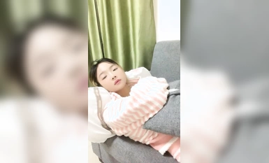 灌醉18歲的學生妹【小乖7】幾瓶啤酒就喝醉了，被操了，嬌喘喊著快快快，清新小妹子被瘋狂蹂躪 (4)