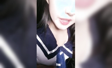 Gadis cantik berusia 19 tahun yang manis dan comel itu [Dad Hug] malu-malu melebarkan punggungnya dan menunjukkan auratnya kepada abang-abangnya. Dia adalah seorang dewi kecantikan sekolah yang cantik, seorang yang cantik untuk dirangsang (4).