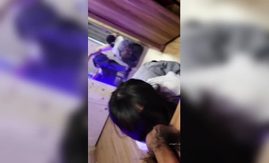 「爽~爸爸」對話淫盪，四眼PUA調教大神【小二先生MrTu】圈養高顏值極品超嫩妙齡美少女，學生制服毒龍插嘴窒息口爆無套中出內射粉嫩蜜穴 (2)