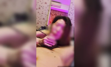 「爽~爸爸」對話淫盪，四眼PUA調教大神【小二先生MrTu】圈養高顏值極品超嫩妙齡美少女，學生制服毒龍插嘴窒息口爆無套中出內射粉嫩蜜穴 (4)