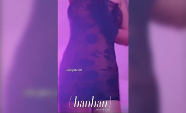 顏值身材不輸一線模特，極品風騷御姐重慶樓鳳施工妹【雨涵】私拍完結，抓龍筋毒龍足交口爆啪啪，最懂男人的女人（1）