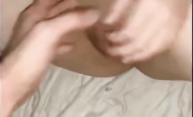 "Taiwanese Couple Leaks" Isang video ng isang coming-of-age na seremonya na nakatuon sa isang batang babae na may malalaking suso at nakikipagtalik sa kanyang kasintahan.