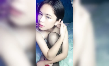 คอลเลกชันล่าสุดของสาว ๆ ที่ดีที่สุดในเดือนพฤศจิกายน [แมวส้มน้อยเซ็กซี่] ชุดผ้าไหมขาวดำจับหีเธออย่างเย้ายวน (4)