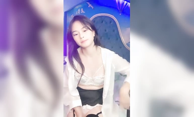 極品嫩妹11月份最新合集【性感小橘貓】 黑絲白絲制服誘惑摸穴 (5)