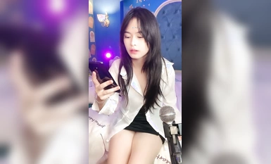 極品嫩妹11月份最新合集【性感小橘貓】 黑絲白絲制服誘惑摸穴 (1)